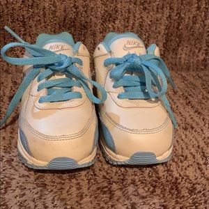 Girls  Nike sneakers 7C